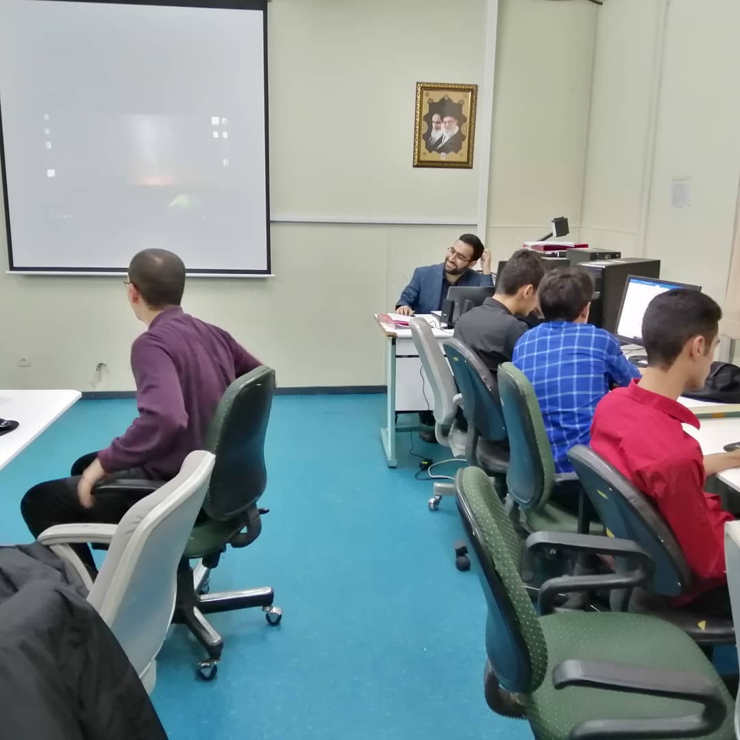 کلاس آموزش مبانی فناوری اطلاعات در دانشگاه فرهنگیان اردبیل