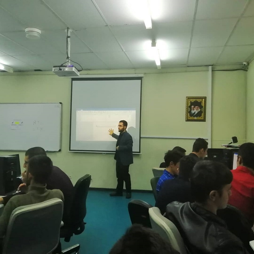 کلاس آموزش مبانی فناوری اطلاعات در دانشگاه فرهنگیان اردبیل